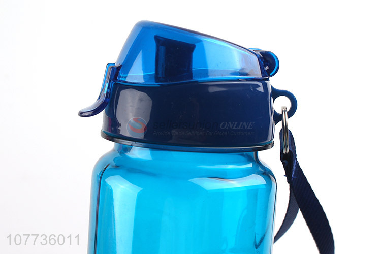 Hot students can carry water cups and portable suction cups