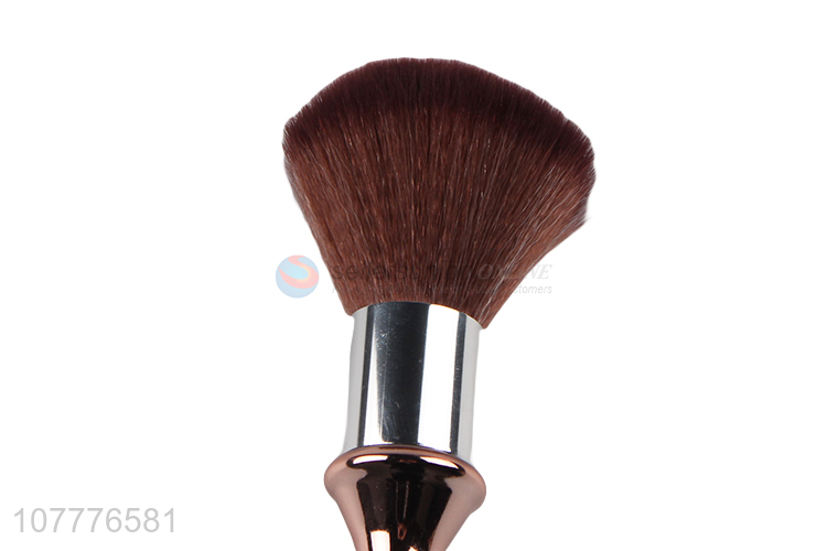 Innovative design wine bottle beauty brush soft hair makeup powder brush