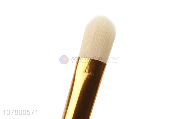 Factory direct sale cosmetic brush eyeshadow brush with wooden handle