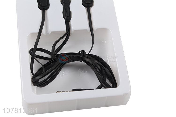 Low price wholesale black universal wired in-ear headphones
