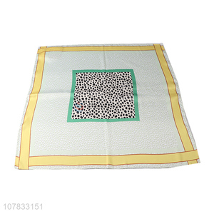 China wholesale square printing silk <em>scarf</em> for lady