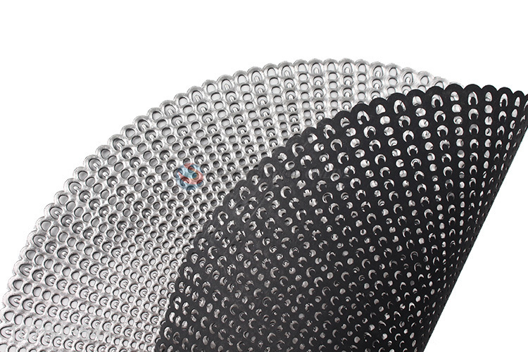 Creative fish bone pattern design silver round insulate placemat