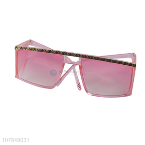 China Manufacture Plastic Sunglass Fashion Eyewear