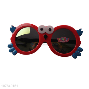 Cute Crab Shape <em>Sunglass</em> Plastic Sun Glasses For Children