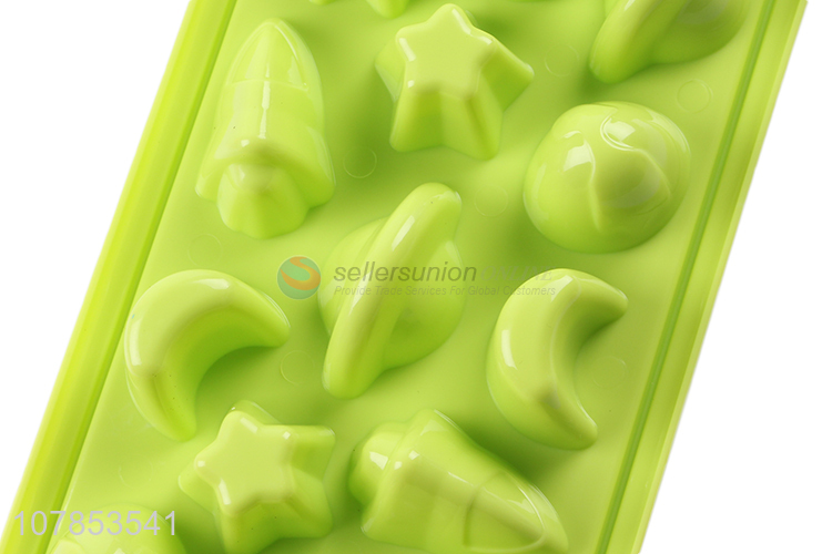 New arrival green plastic ice tray star ice making mould
