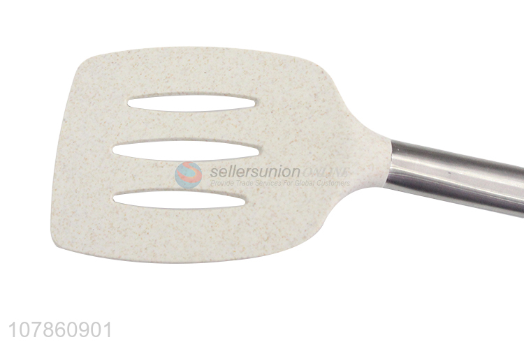 Low price wholesale three-hole shovel household kitchen spatula