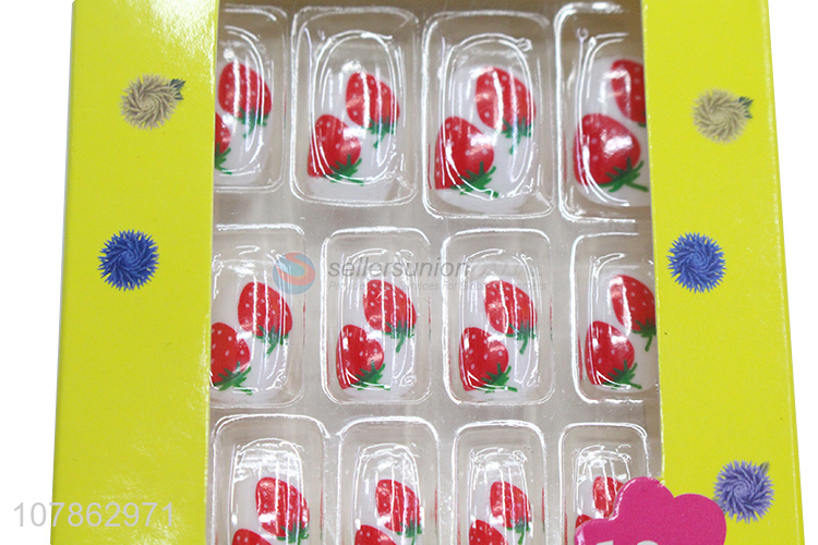 Latest Strawberry Pattern False Nails Tips Kids Artificial Nails
