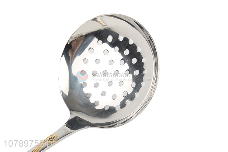 Low price wholesale silver stainless steel carving long handle colander
