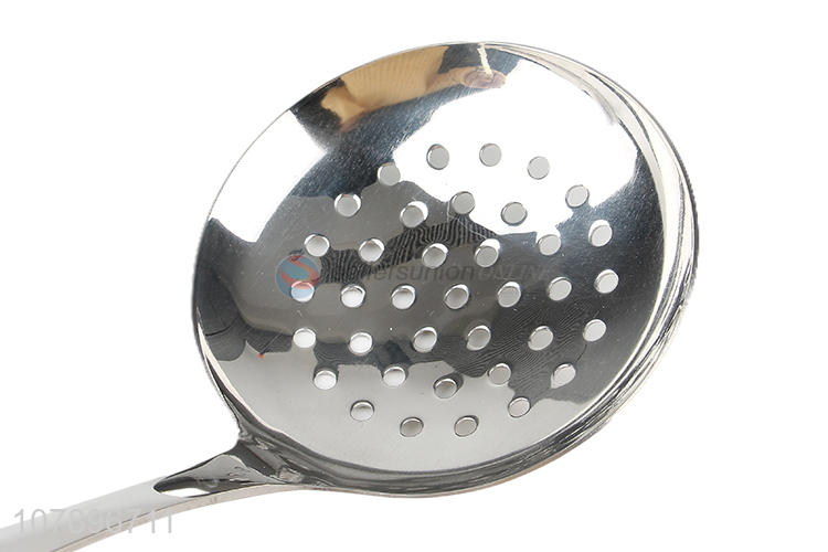Low price silver sunflower carving long handle colander wholesale