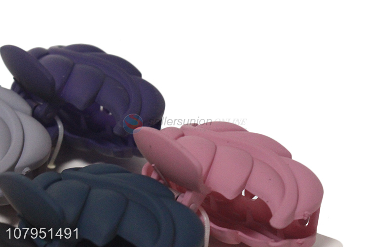 Low price leaves shape plastic girls hair claw clips with top quality