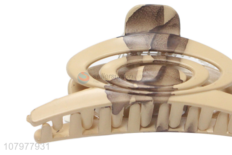 New wholesale frosted simple claw clip ladies portable shark clip