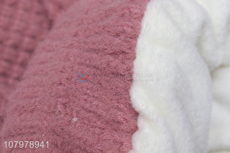 Online wholesale women pom pom winter warm soft beanie with fleece lining