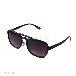 High Quality Comfortable Sunglass Fashion Sunshade Glasses Wholesale