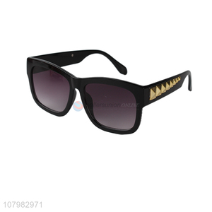 China Manufacture Fashion <em>Sunglass</em> Popular Adults Eyewear