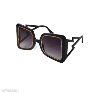 Hot Selling Modern <em>Sunglass</em> Plastic Frame Sun Glasses For Adults