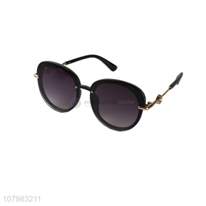 Hot Selling Fashion Eyewear Cool Sunglasses Unisex Sun Glasses
