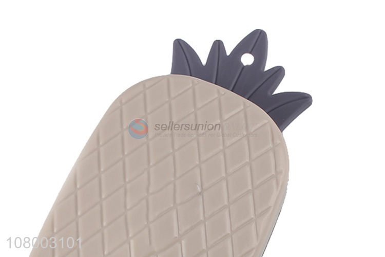 New Design Pineapple Shape Cleaning Brush Plastic Brush