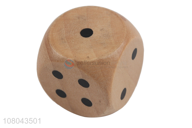 Hot selling wooden dice for board game party favors casino theme