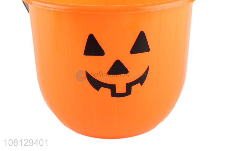 Wholesale Halloween pumpkin bucket candy bucket with handle