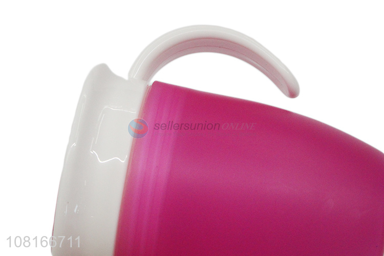 Yiwu market plastic water cup creative magic cup