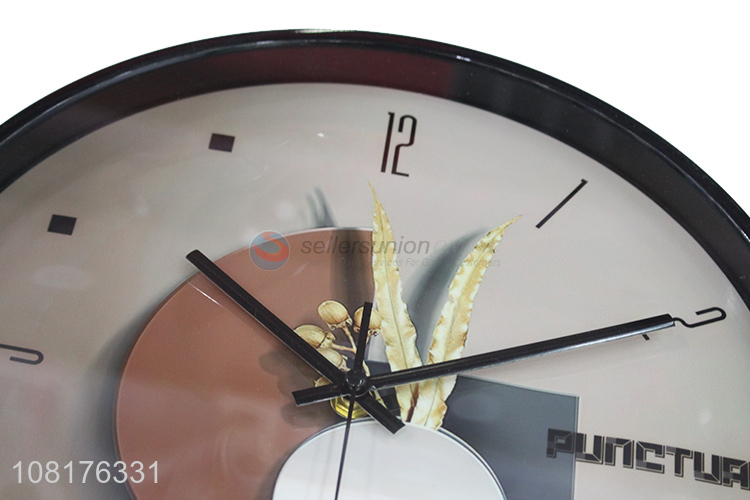 High quality fashionable silent plastic round wall clock for decoration
