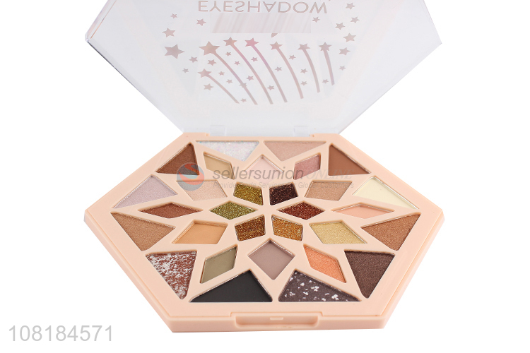 Delicate Design 24 Eyeshadow And 6 Glitter Makeup Palette