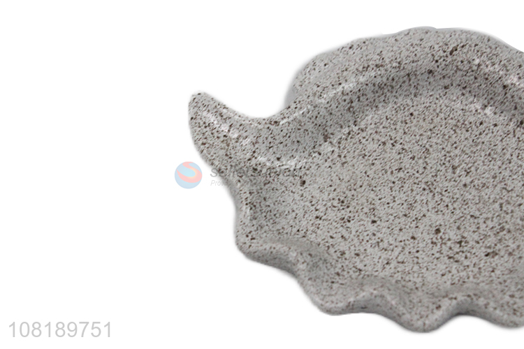 Yiwu market resin shell office desktop decoration