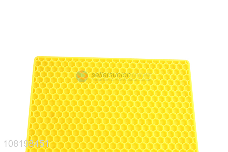 Popular products yellow silicone table mat heat resistant mat