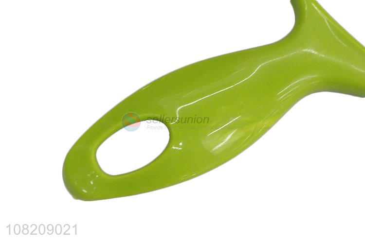 Yiwu wholesale plastic vegetable peeler kitchen gadgets