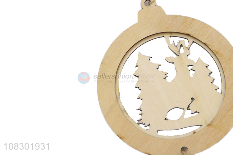 Good quality creative painted wood carving Christmas pendant