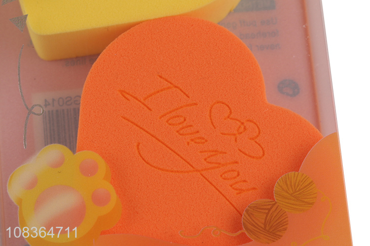Popular 2 Pieces Embossed Heart Shape Makeup Powder Puff Set