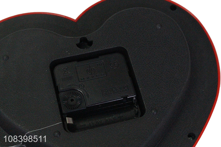 Factory wholesale red plastic heart digital wall clock