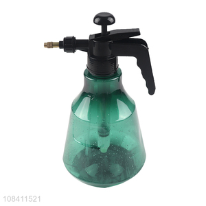 Yiwu wholesale transparent plastic spray bottle 2L