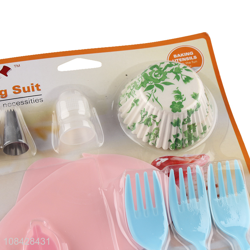 Bottom price bakeware set kitchen baking tool set with cupcake cups