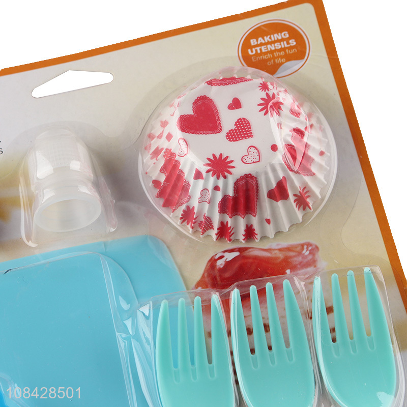 High quality bakeware set kitchen baking tool set with cake cream scraper