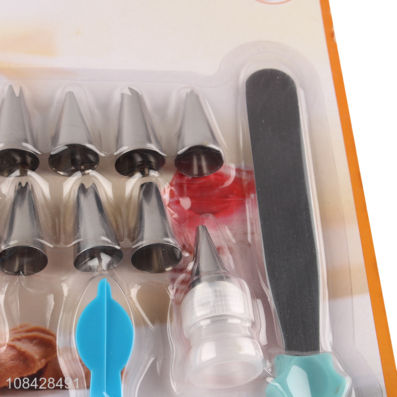 China OEM ODM kitchen baking tool set with piping nozzles cake scraper