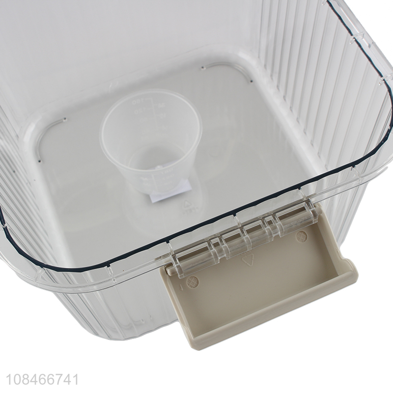 Factory supply transparent sealed rice storage container with measuring cup