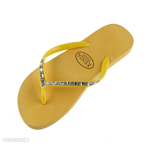 China market ladies fashion flip flops outdoor <em>beach</em> slippers