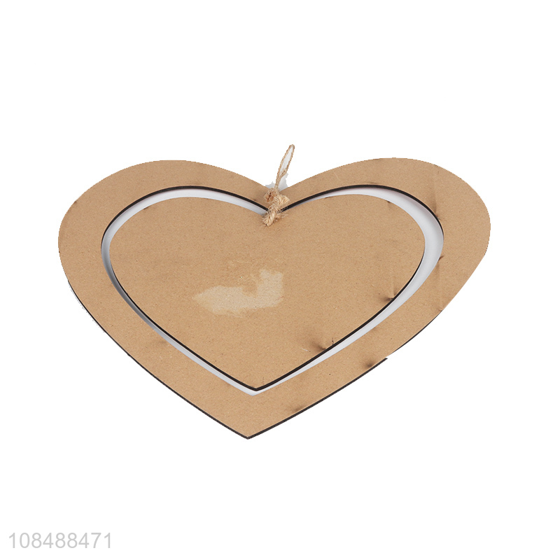 Low price wholesale heart-shaped decorative hanging board