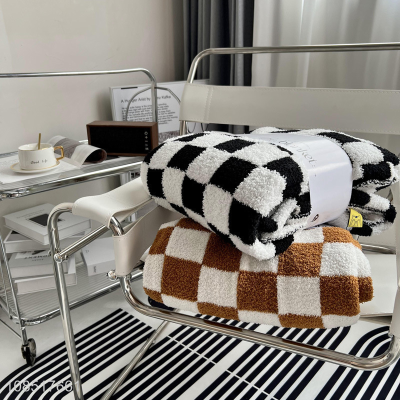 Hot sale checker pattern throw blanket soft cozy office nap blanket