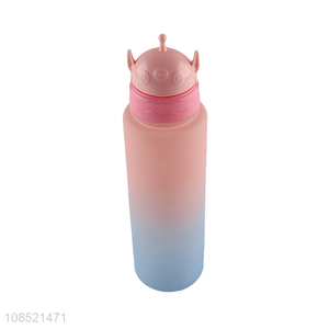 Wholesale 700ml gradient color water bottle with flip top lid & straw