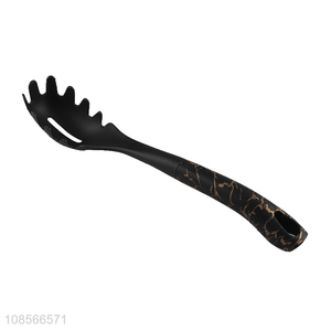 China wholesale kitchen utensils spaghetti spatula for home