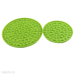 High quality round green pets supplies pet lick mat pad