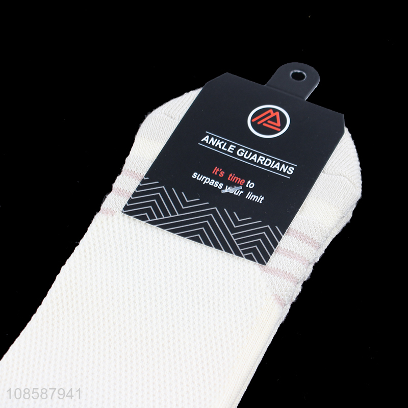 Wholesale men's basketball socks outdoor fitness exersise crew socks