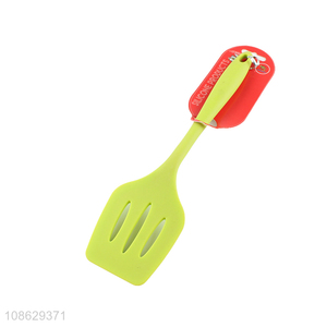 Wholesale cooking tools slotted silicone spatula turner with long handle
