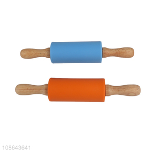 Factory wholesale kitchen gadget silicone rolling pin with wooden handle