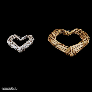 Factory price woven wicker rattan heart <em>wreaths</em> for Christmas party decor