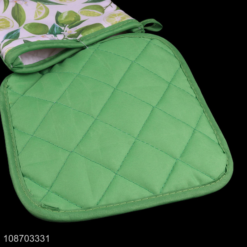 Best selling heat-resistant microwave oven mitt and pot mat set wholesale