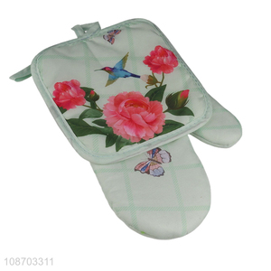 Good quality anti-scald microwave oven gloves  heat pad set for sale
