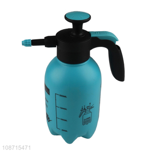 Good quality 2000ml manual plastic pressure sprayer garden <em>spray</em> <em>bottle</em>